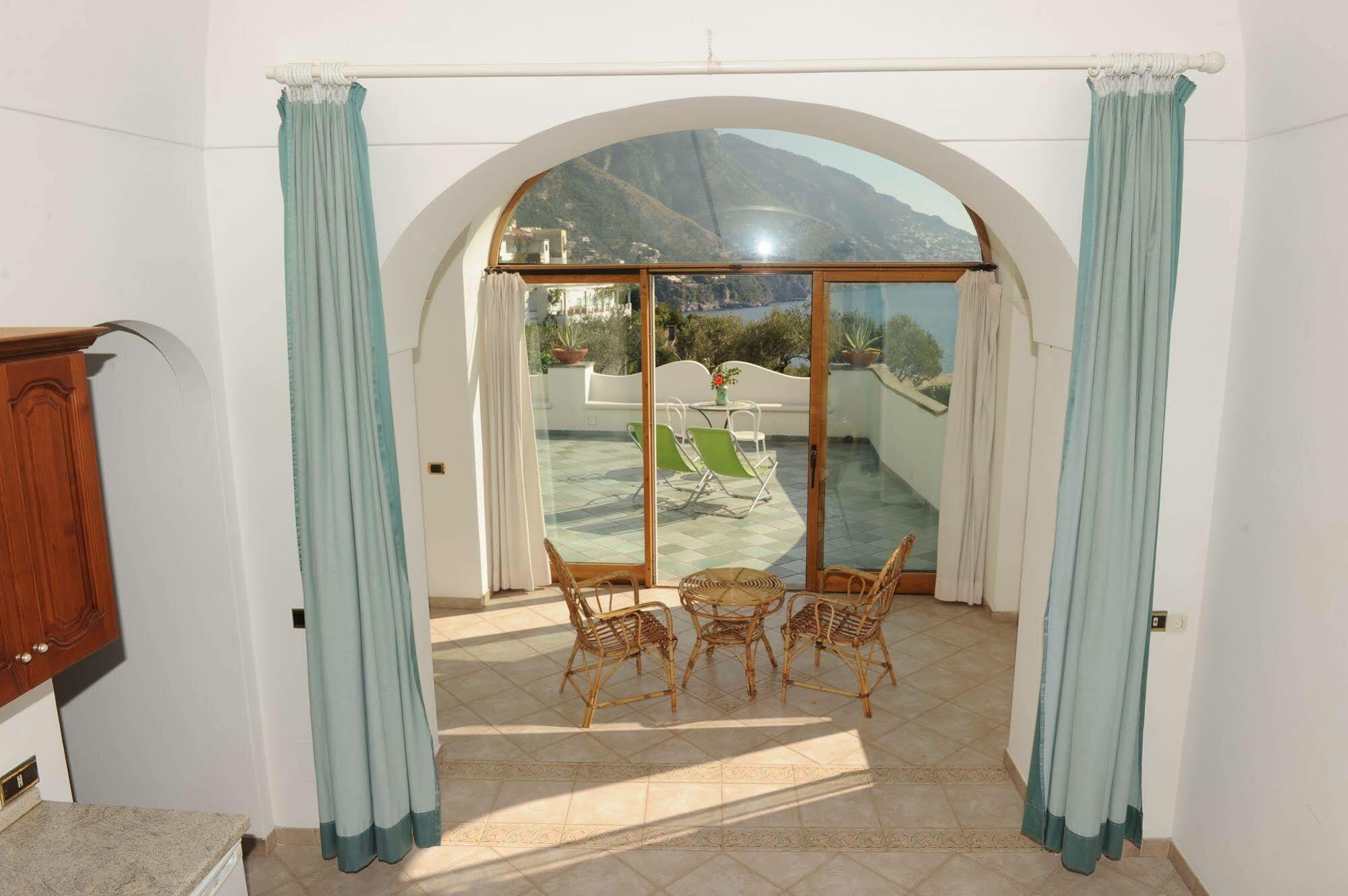 Hotel Dimora Fornillo Positano Luaran gambar